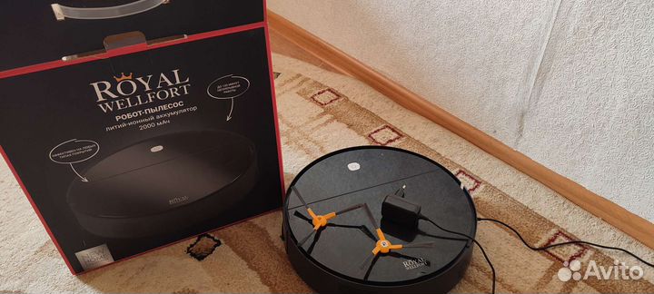 Робот пылесос Royal