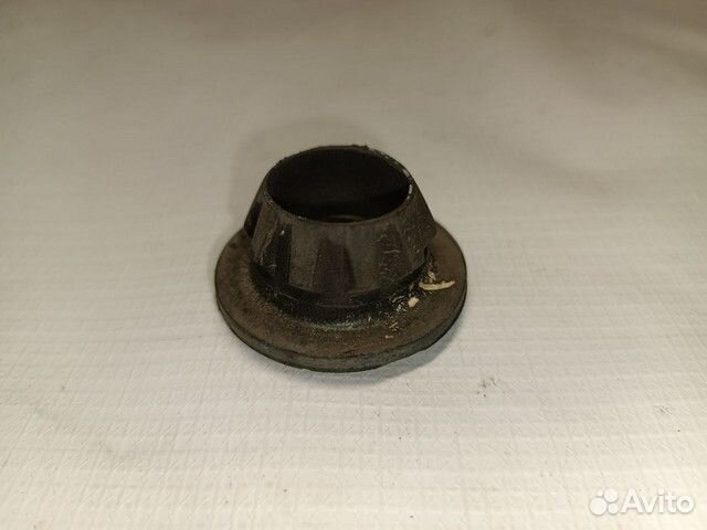 Опора радиатора охлаждения верхняя Nissan March