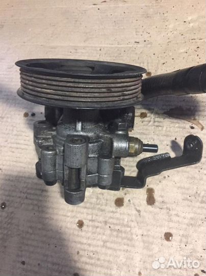 Насос гидроусилителя toyota Corolla E12 2001-2006