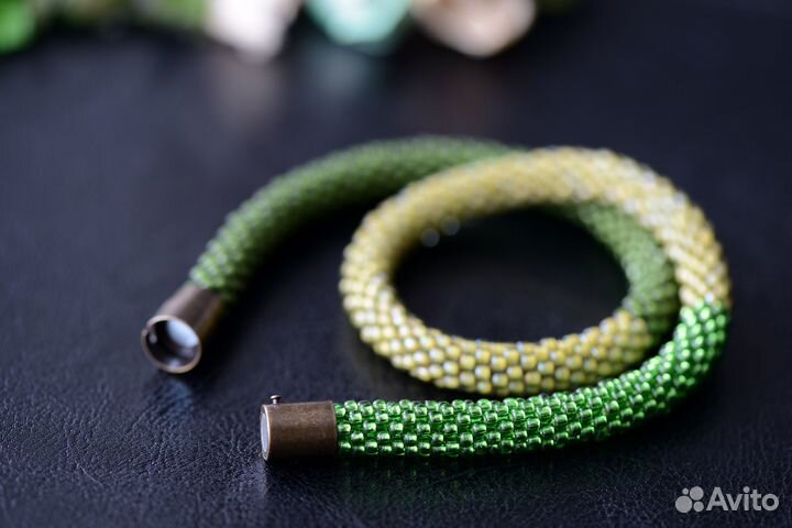 Колье жгут из японского бисера