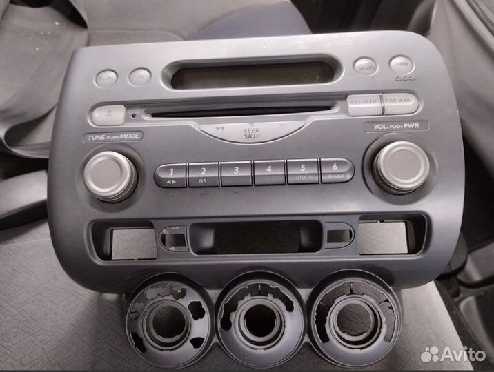 Штатная магнитола на Honda fit
