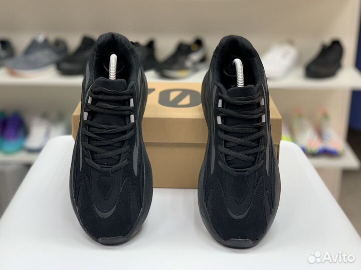 Кроссовки Adidas yeezy 700