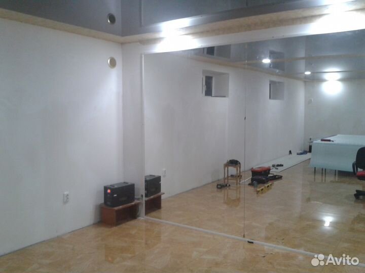 Услуги по установке стекла и зеркал