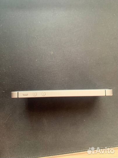iPhone SE, 32 ГБ