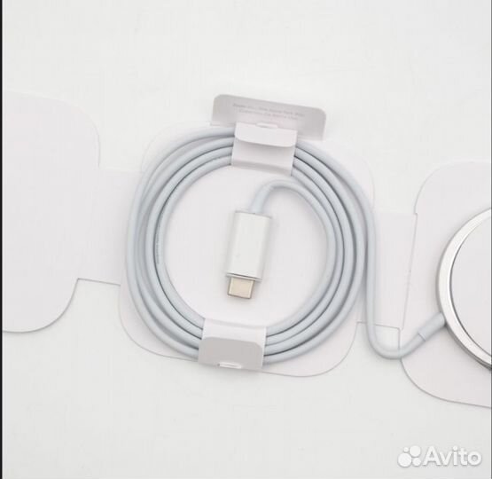 Беспроводная зарядка MagSafe