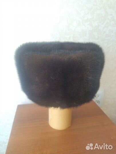 Мужская Норковая шапка c козырьком