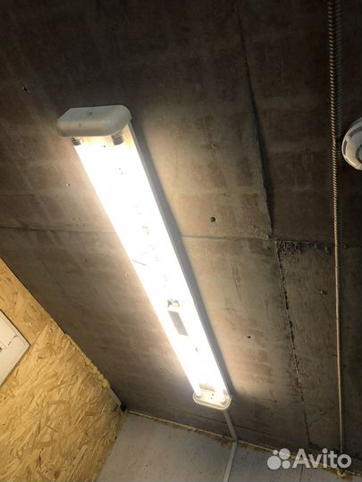 Люминисцентный светильник