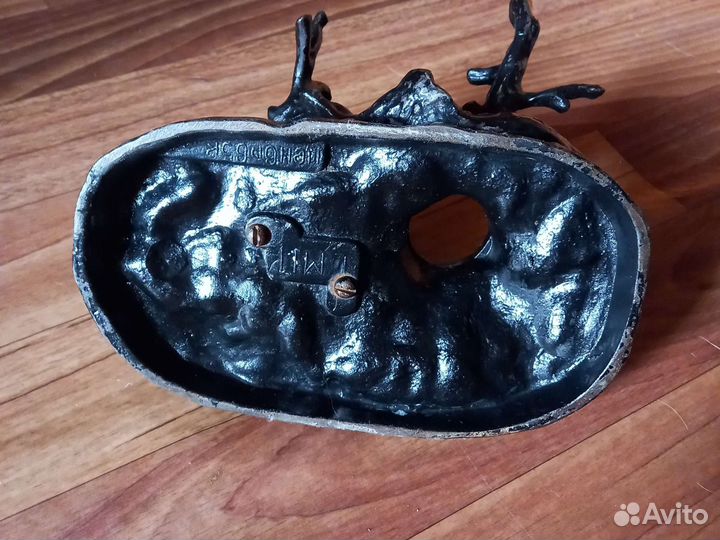 Статуэтка из чугуна