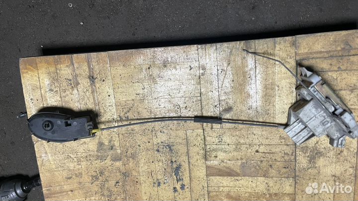 Ручка замок передний левый Ford Focus 1