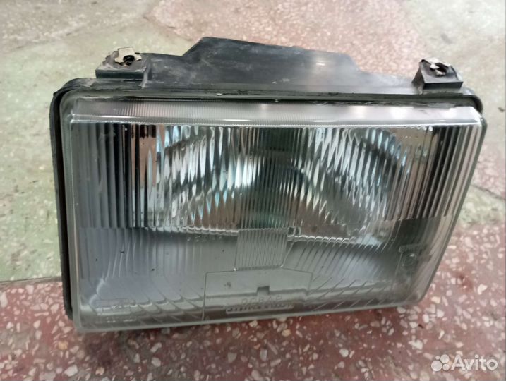 Фара левая газ 3110