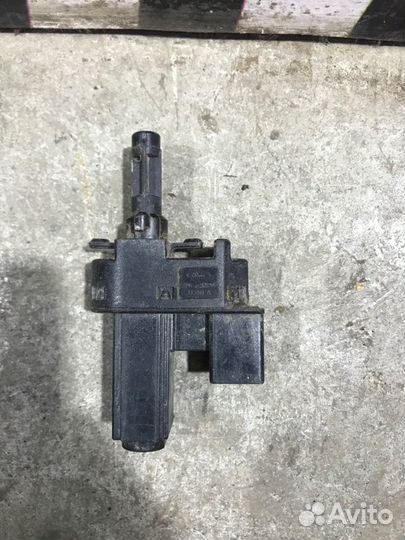 Датчик педали сцепления Ford Focus 2