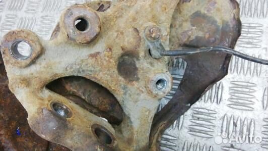 Ступица передняя левая mercedes benz C-class W203