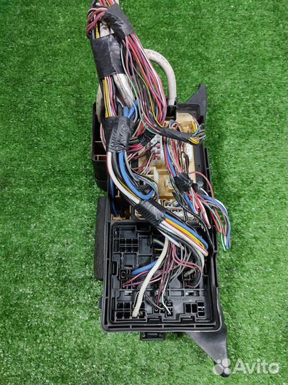 Блок предохранителей моторный Lexus RX300 (MCU15)