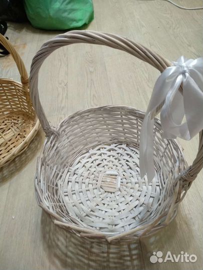 Корзинка для подарков и цветов