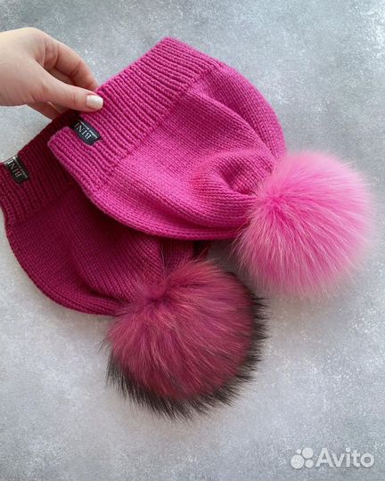 Шапка с натуральным помпоном