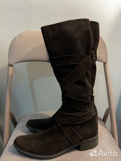 Коричневые замшевые сапоги Италия 37