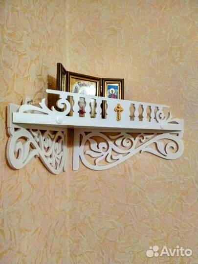 Полка под иконы угловая прямая