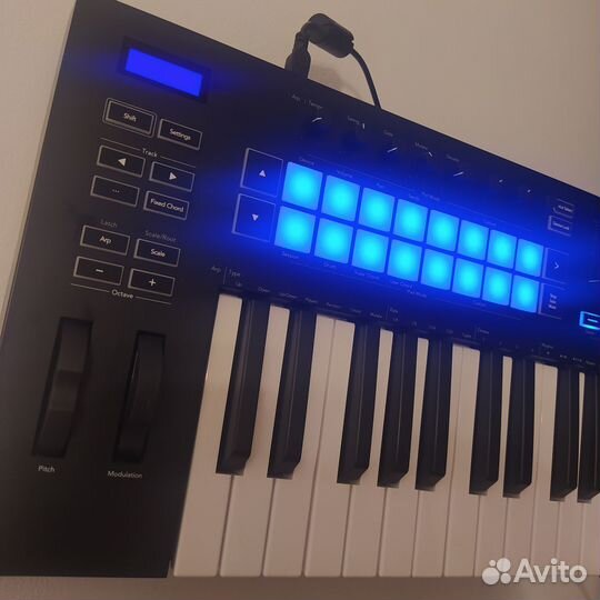 Midi-клавиатура launchkey 49 mk3