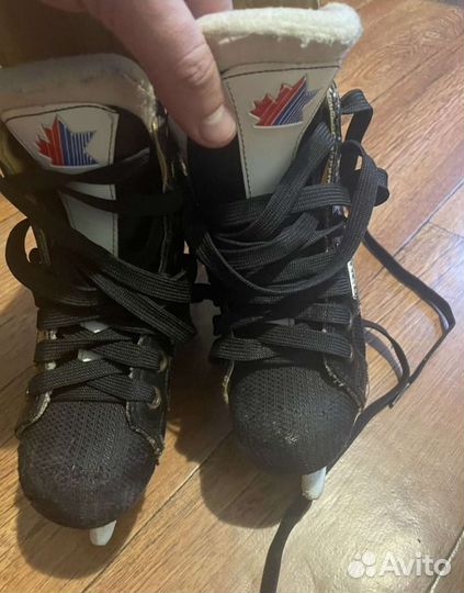 Хоккейные коньки bauer 35р