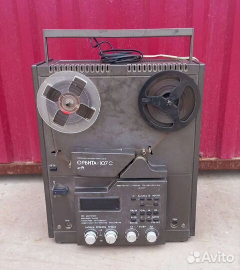 Катушечный магнитофон