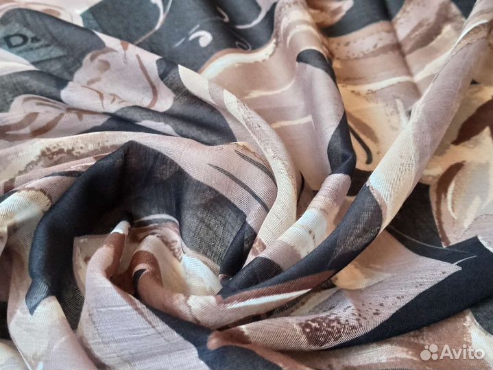 Платок Батист 105/105 Dolce бежевый черный 7 цв