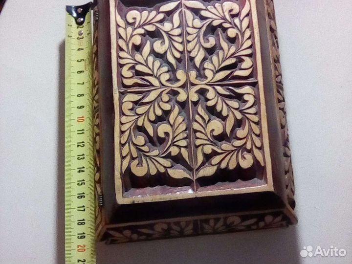 Шкатулка резная