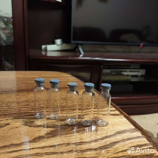 Стеклянная колбочка