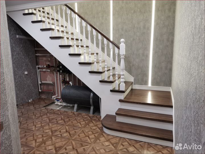 Лестница деревянная