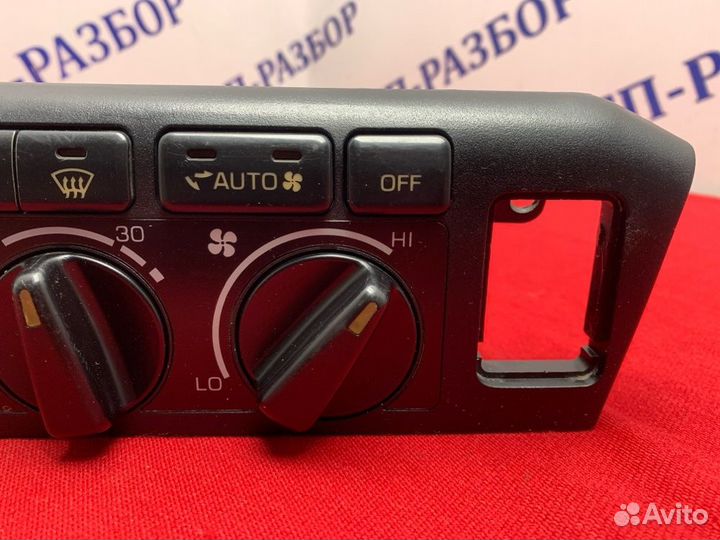 Блок управления печкой Toyota Camry SV30