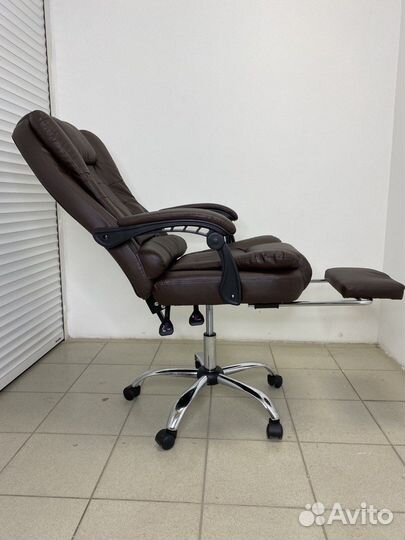 Офисное кресло руководителя