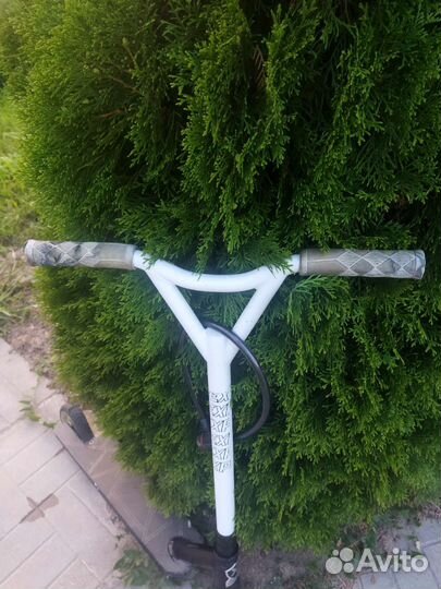 Трюковой самокат Explore