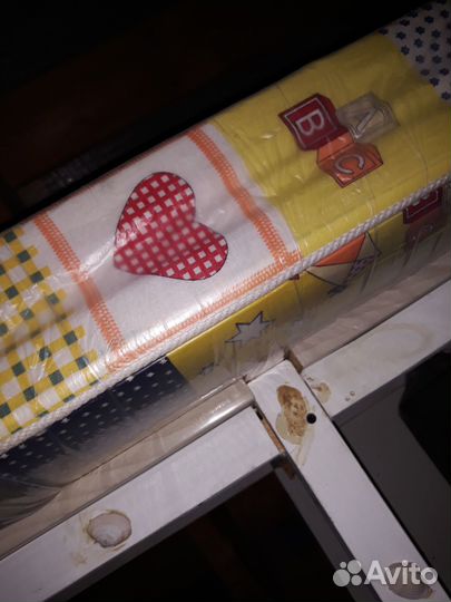 Детская кроватка с матрасом