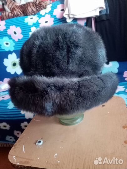 Головные уборы женские зимние