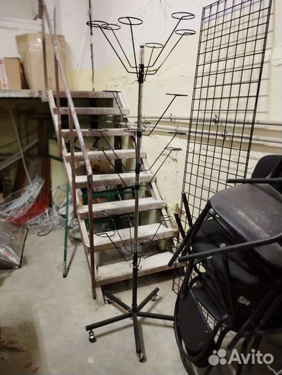 Стойка под шапки