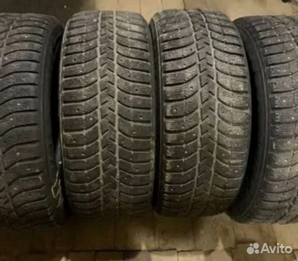 Bridgestone Ice Cruiser 5000 215/50 R17