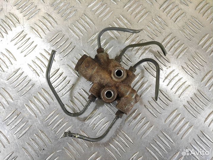 Распределитель тормозов Daihatsu Atrai 7