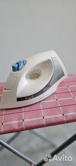Гладильная доска и утюг детские