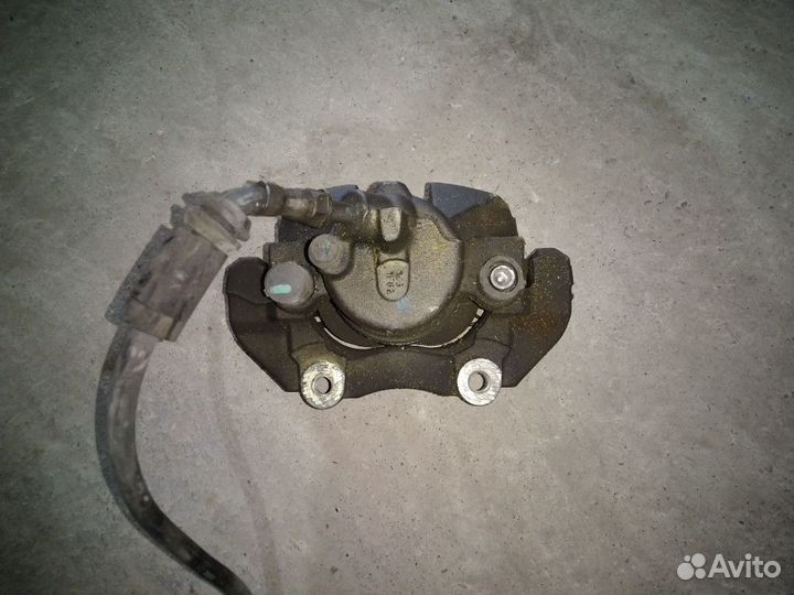 Суппорт тормозной передний правый Volvo V50