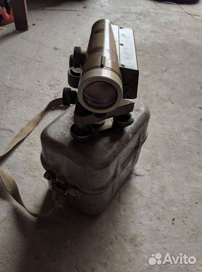 Нивелир оптический