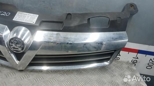 Решетка радиатора opel astra H (HNK20G101)