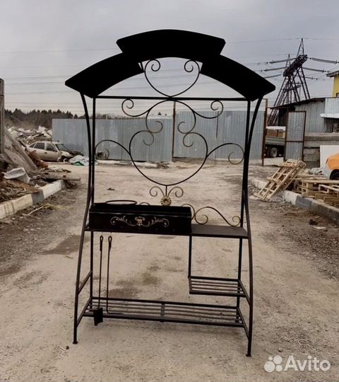 Мангал с крышей
