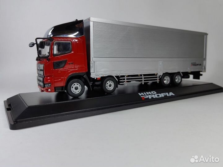 Коллекционная модель hino масштаб 1:43