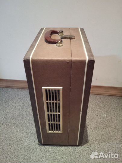 Катушечный магнитофон aidas