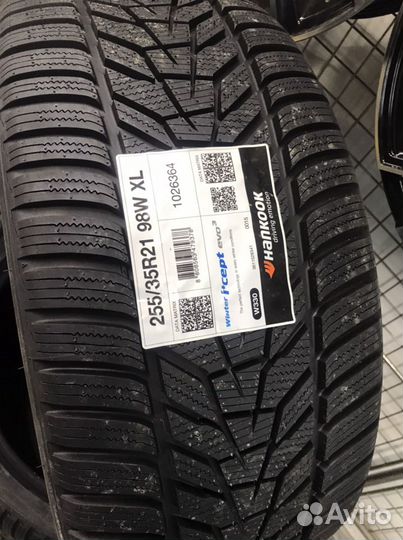 Hankook Winter I'Cept Evo 3 W330 285/30 R21 и 255/35 R21 104W