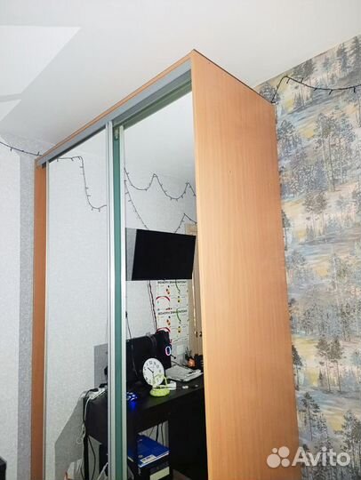 Шкаф купе с зеркалом