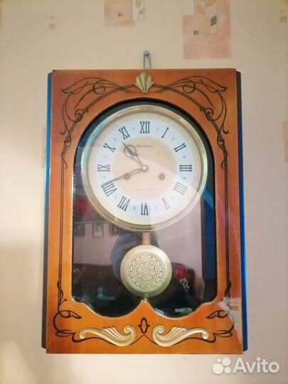Продаются часы настенные