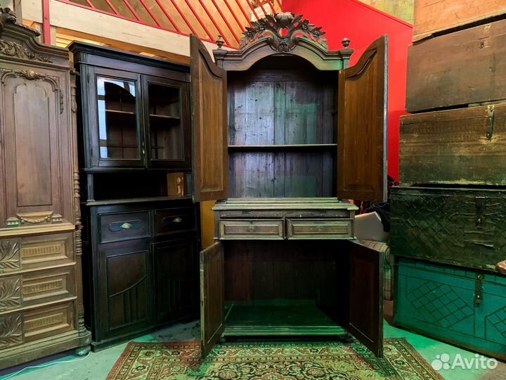 Шкаф бельевой старинный