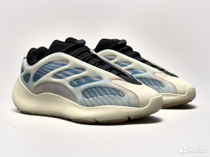 Кроссовки Adidas yeezy boost 700 v3