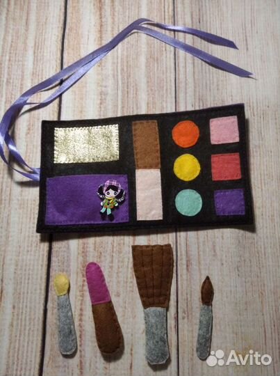 Косметика для девочек в игровой форме