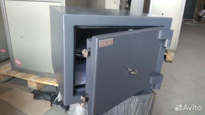 Сейф в хорошем состоянии